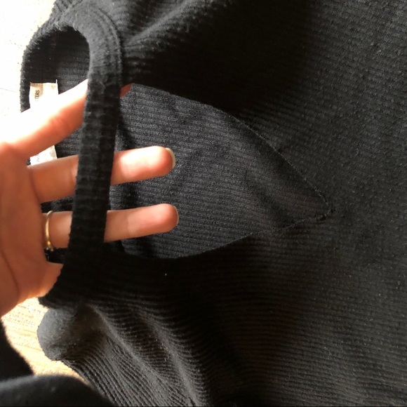 Urban outfitters black cutout long sleeve - Picture 3 of 3